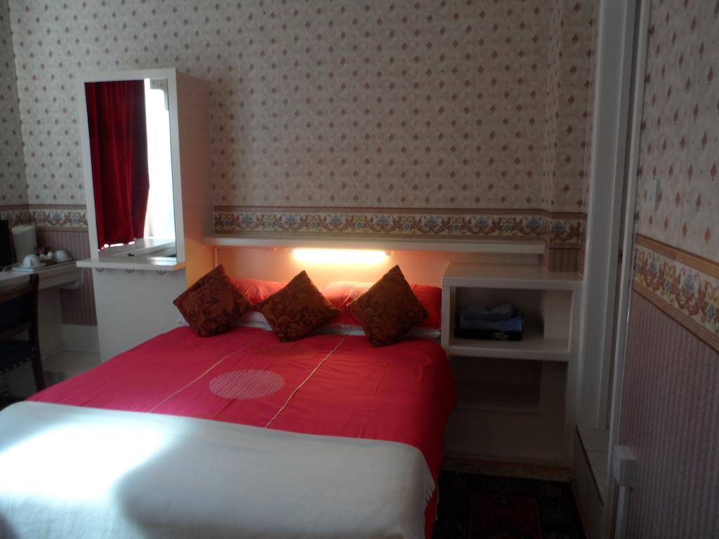 Galway Guest House ويموث الغرفة الصورة